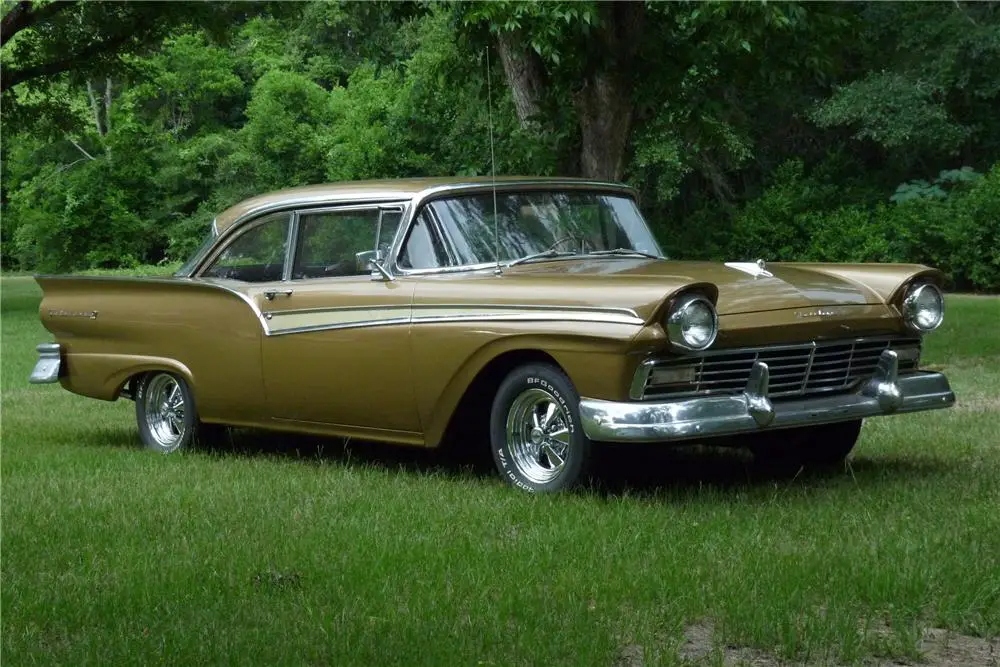 1957-Ford-Fairlane-500