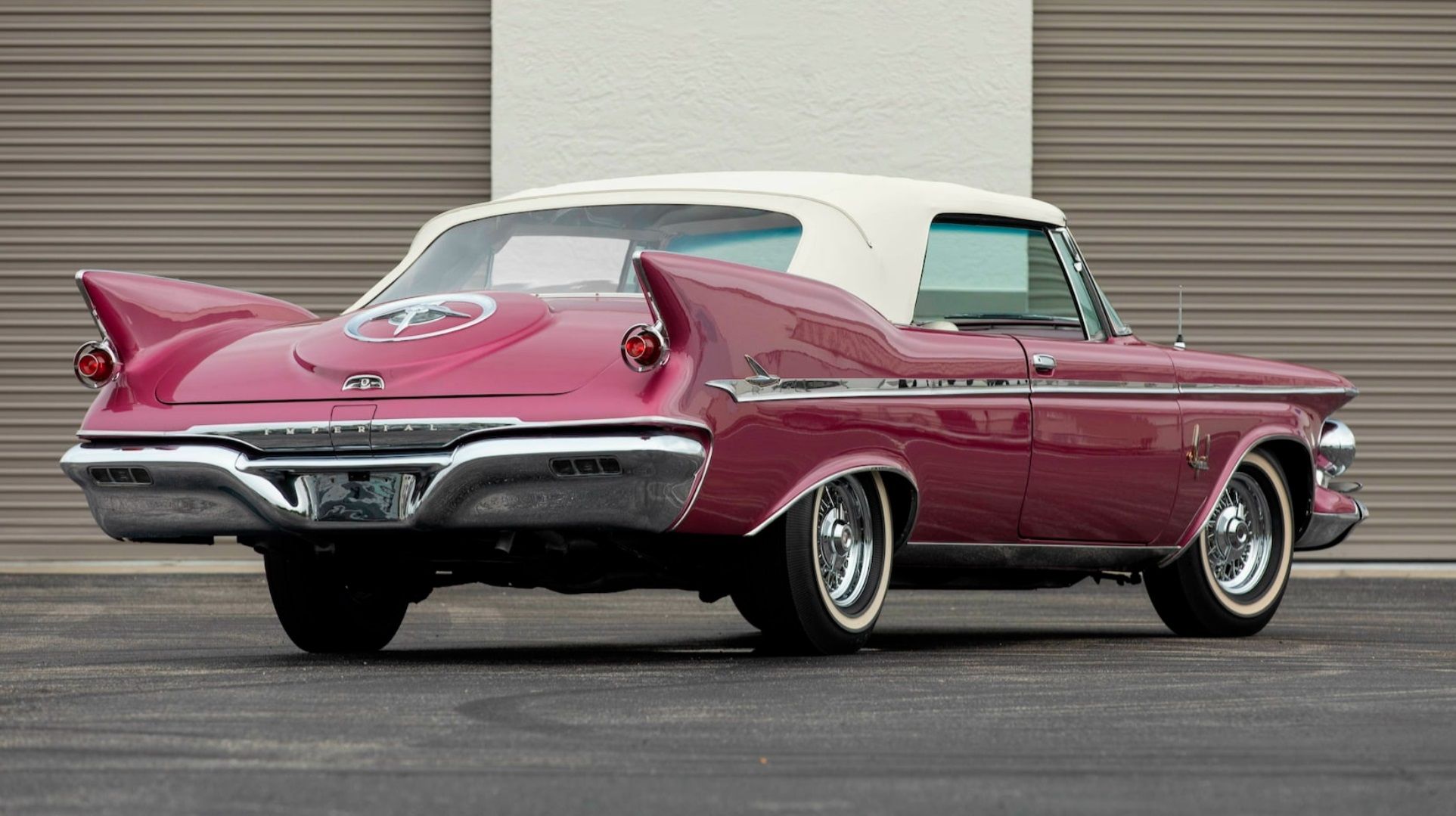 The rear end of the 1961 Chrysler Imperial. 