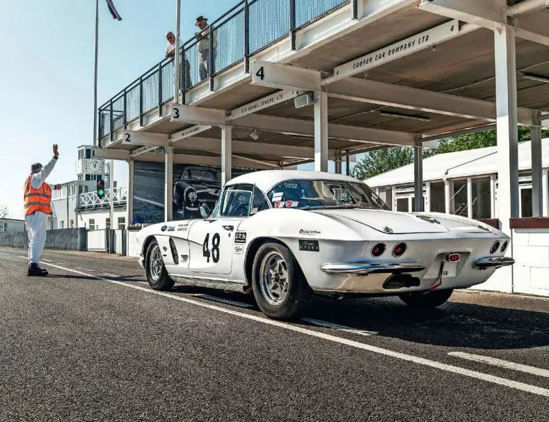 1962-Chevrolet-Corvette