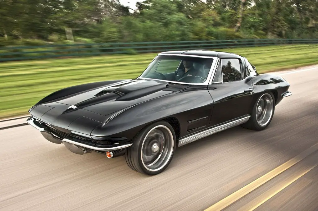 1963-Chevrolet-Corvette-Sting-Ray