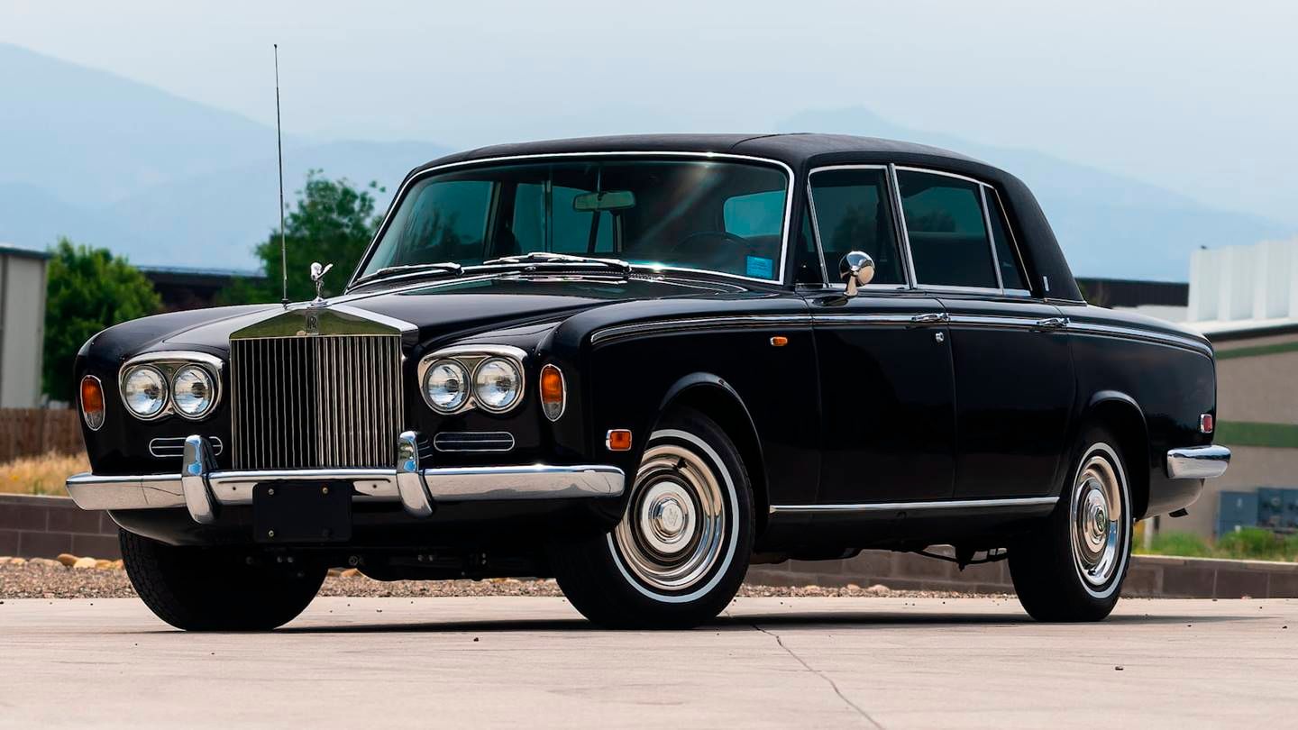 1971-RollsRoyce-SilverShadow (Black) - Front Right