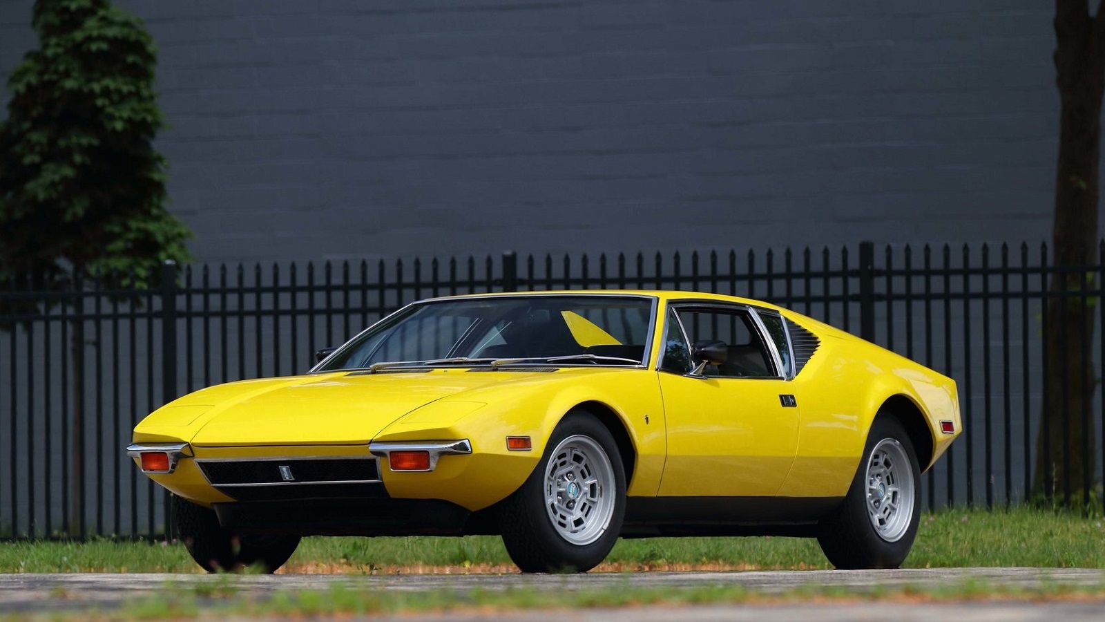 A parked 1971 DeTomaso Pantera 