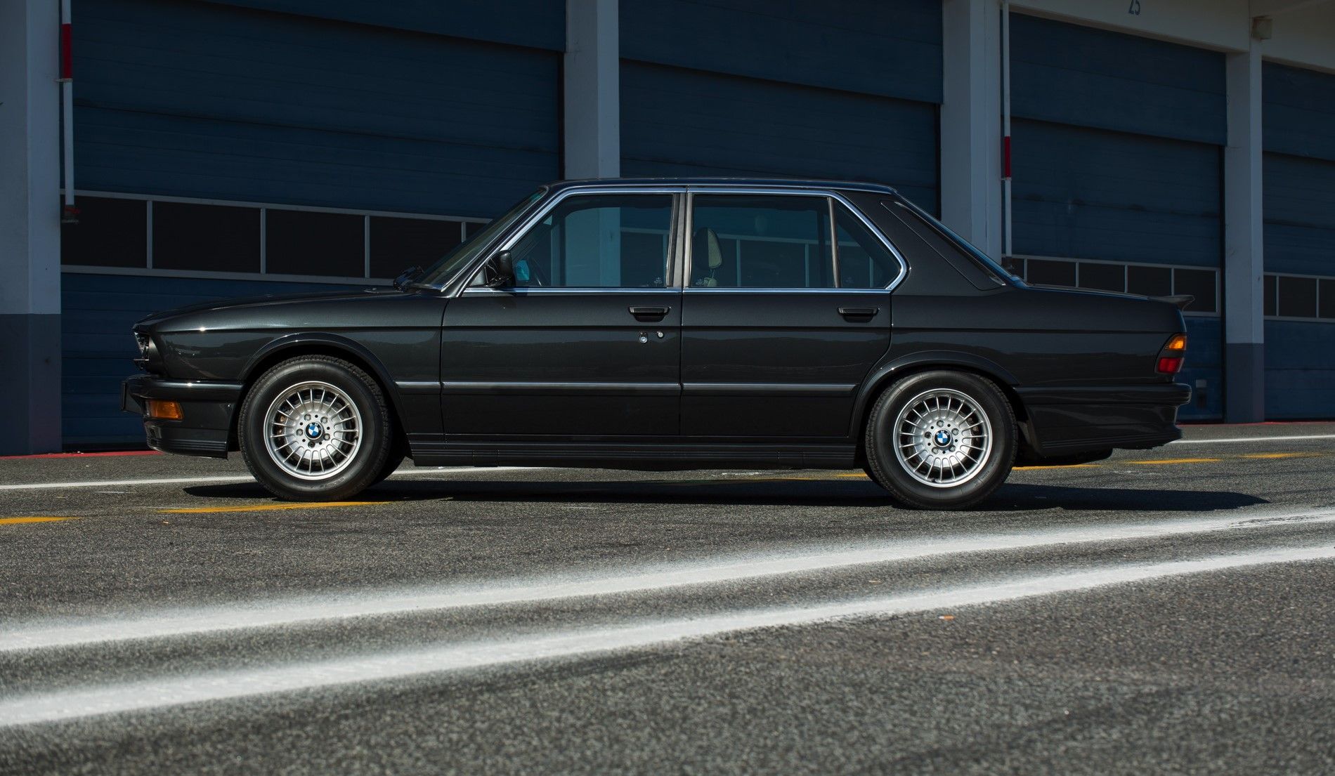 BMW E28 M5