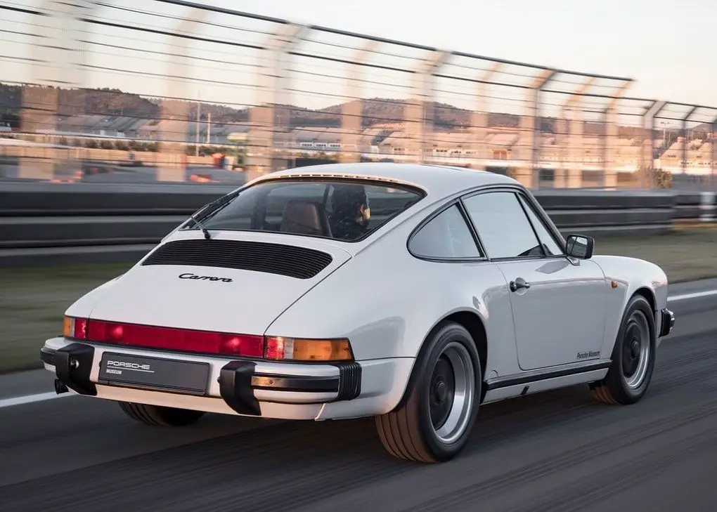 White 1984-1989 Porsche 911 Carrera 3.2 G50