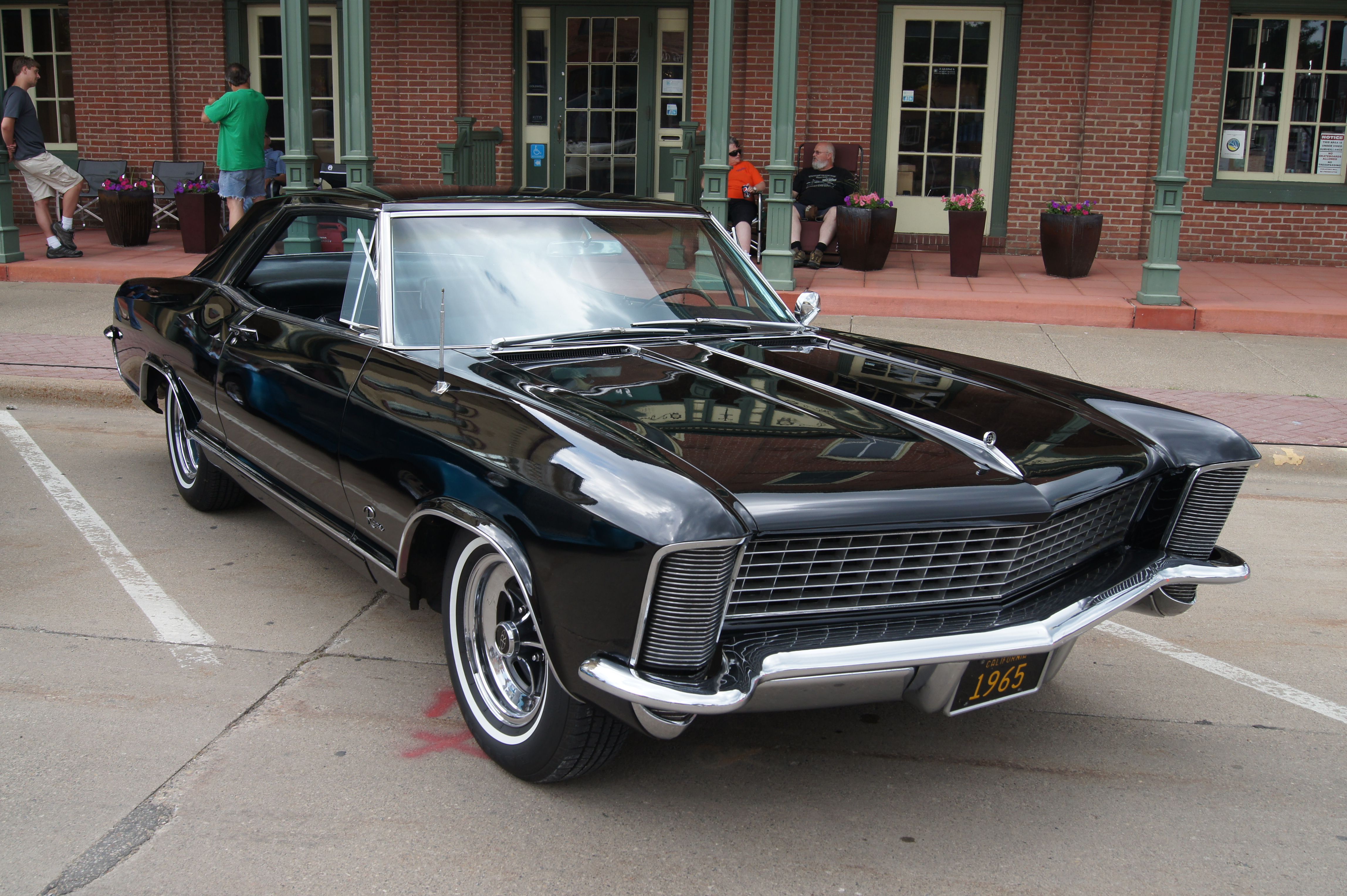 Buick Riviera parked in a parking log