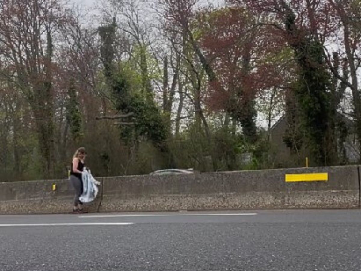 a woman saved a wild animal