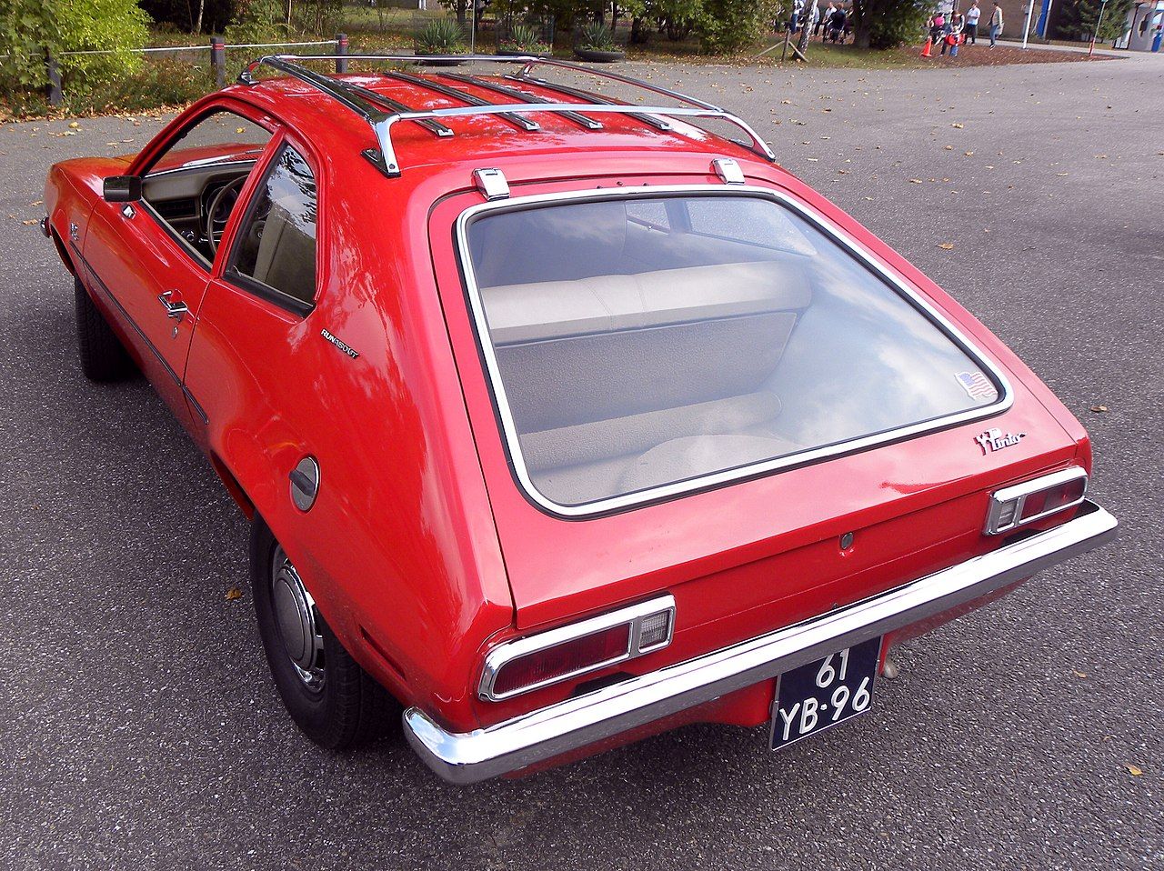 Ford Pinto runabout red