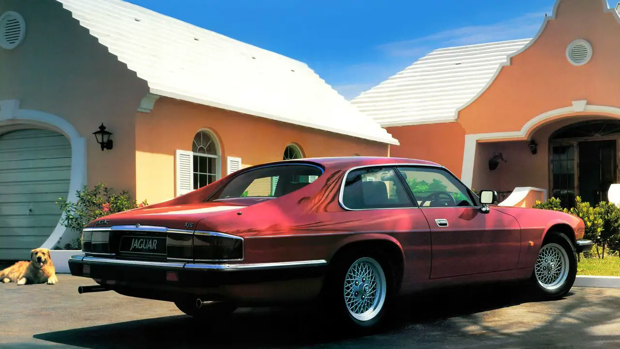 jaguar_xjs_1991_rear