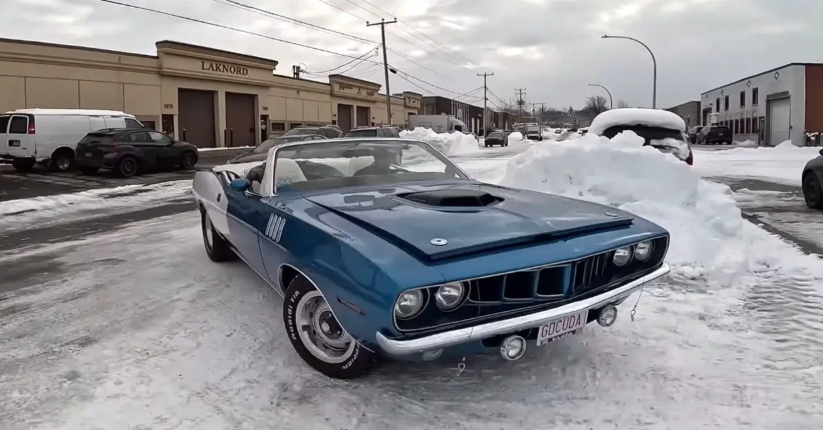 This Rare 1971 Hemi Cuda Convertible Gets The Engine It Deserves