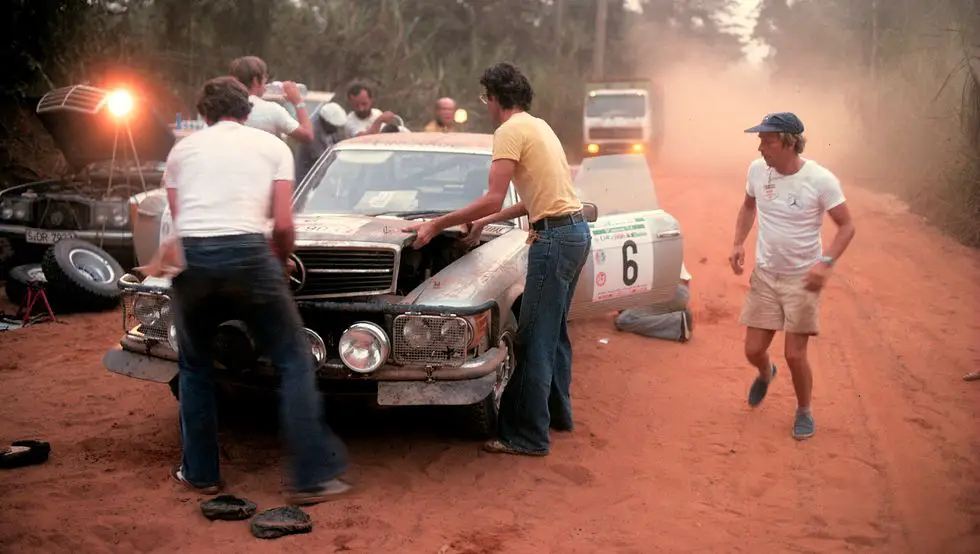 mercedes benz 450 slc 50 rallyefahrzeug c 107 bei der 11 rallye bandama–côte d’ivoire 9 bis 14 dezember 1979 mercedes benz erzielt vor 40 jahren einen vierfachsieg der v8 coupés mit hannu mikkola und arne hertz sieg, björn waldegaard und hans thorszelius platz 2, andrew cowan und klaus kaiser platz 3 sowie vic preston jr und mike doughty platz 4 mercedes benz 450 slc 50 rally vehicle c 107 at the 11th bandama rallye–côte d’ivoire 9 to 14 december 1979 40 years ago mercedes benz attained a quadruple victory of the v8 coupés with hannu mikkola and arne hertz victory, björn waldegård and hans thorszelius 2nd place, andrew cowan and klaus kaiser 3rd place and vic preston jr and mike doughty 4th place