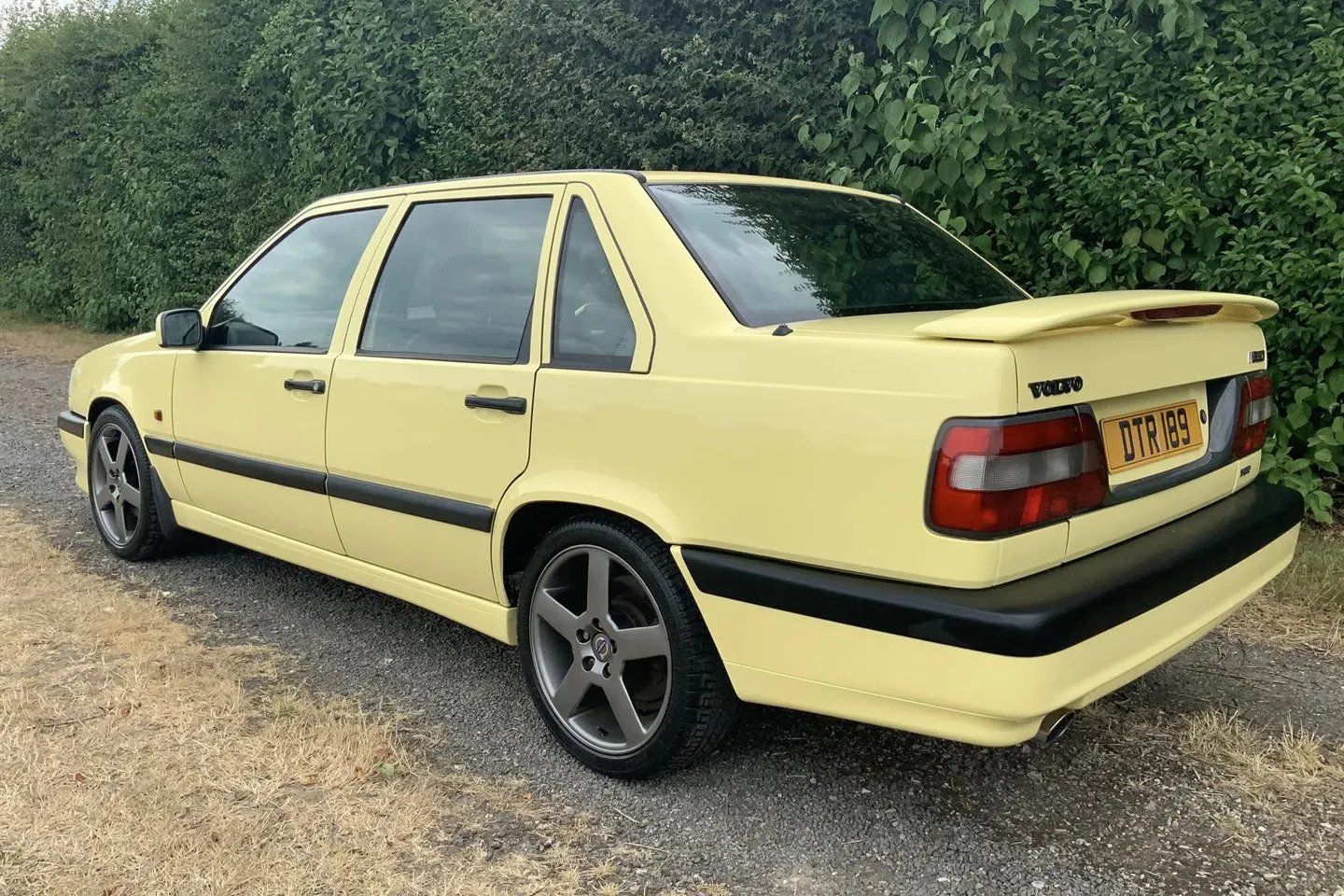 volvo yellow t5r