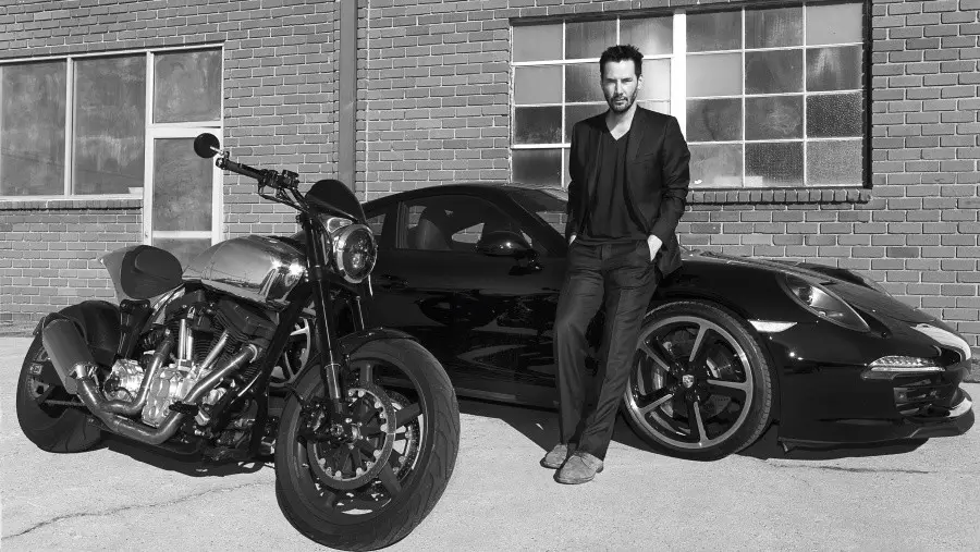 Những mẫu xe hơi đình đám gắn liền với tài tử Keanu Reeves 